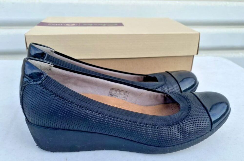 Clarks Women’s Black Patent Leather Petula Sadie Comfort Wedge Heels -Size 7.5 M